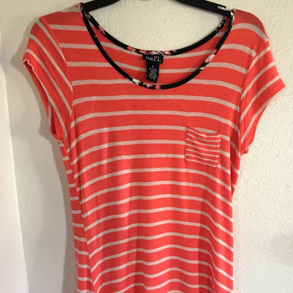 Rue 21 Small Short Sleeve Shirt